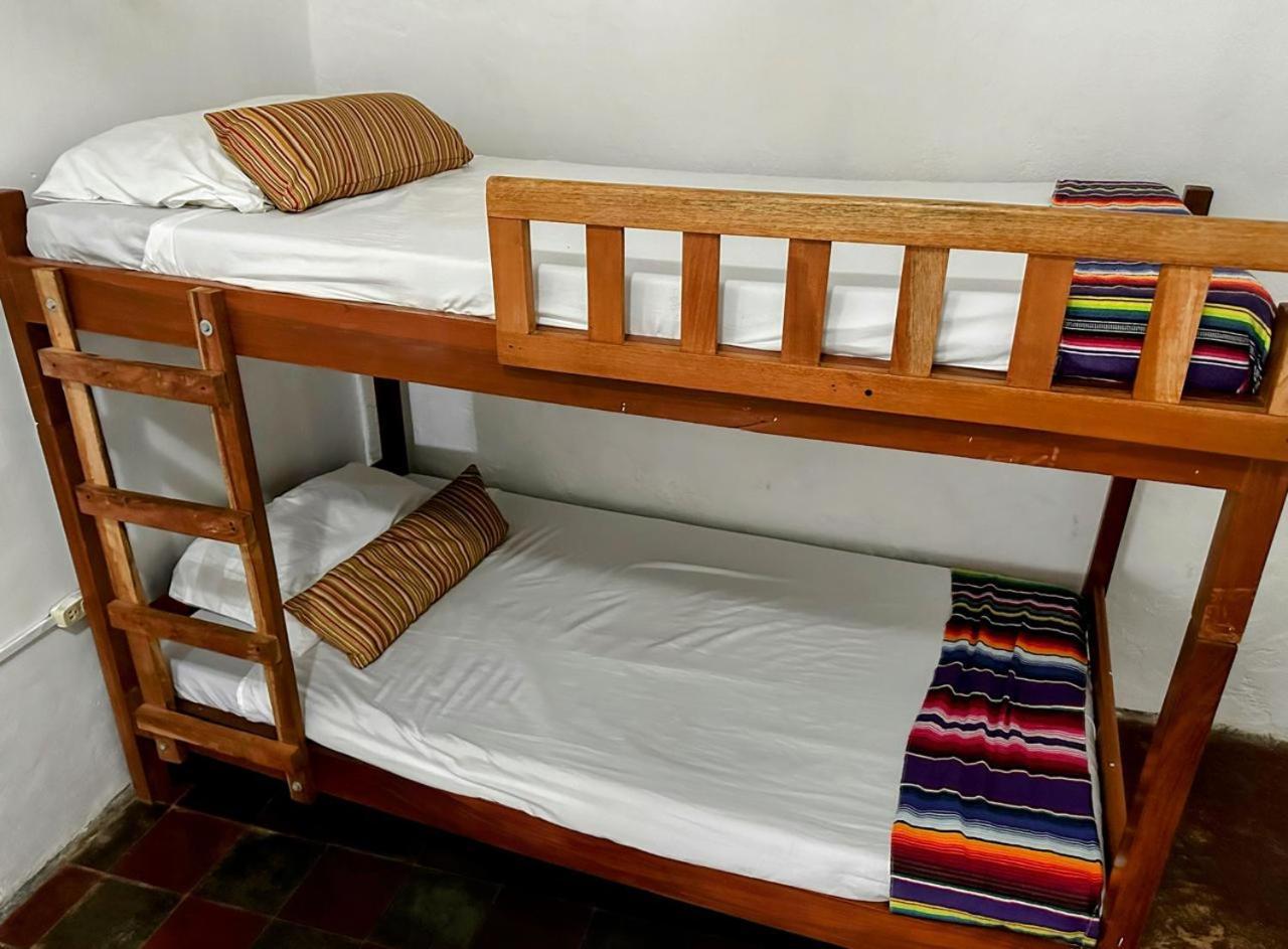 Casa Yoly Hostel Гранада Стая снимка
